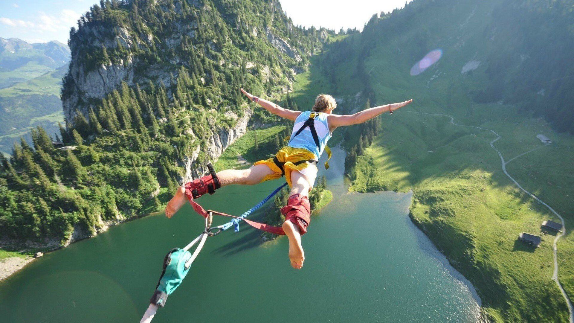 奇迹在北美盛夏中绽放!泰国全面压制伊朗,努涅斯一击封神,门将天神下凡